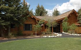Hatchet Lodge
